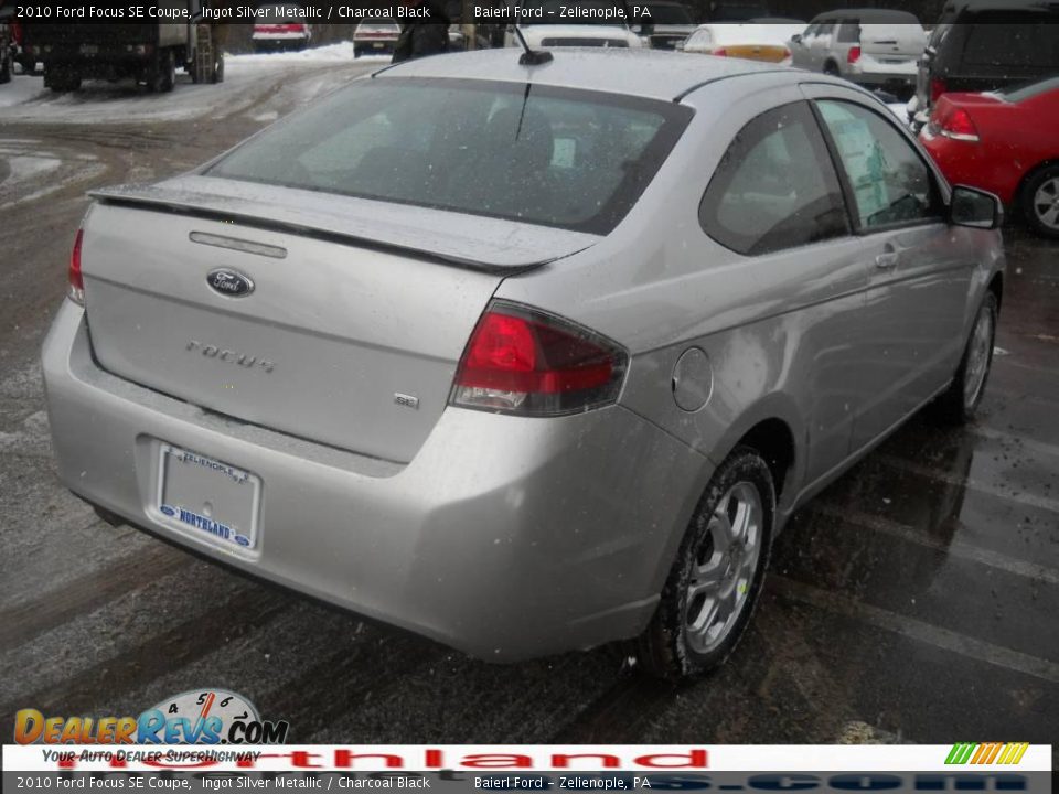 2010 Ford Focus SE Coupe Ingot Silver Metallic / Charcoal Black Photo #6