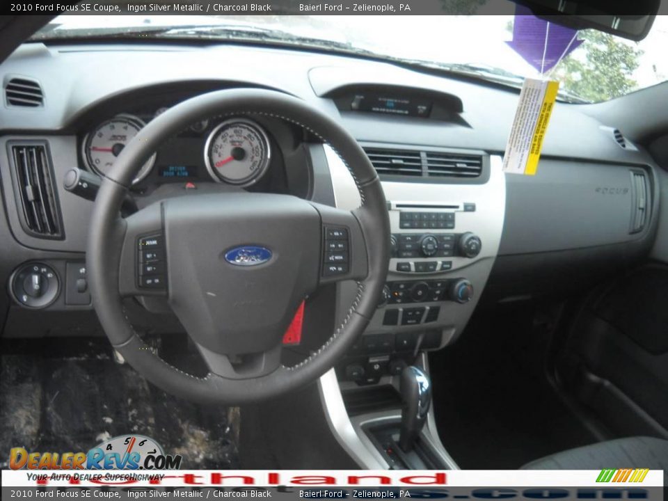 2010 Ford Focus SE Coupe Ingot Silver Metallic / Charcoal Black Photo #13