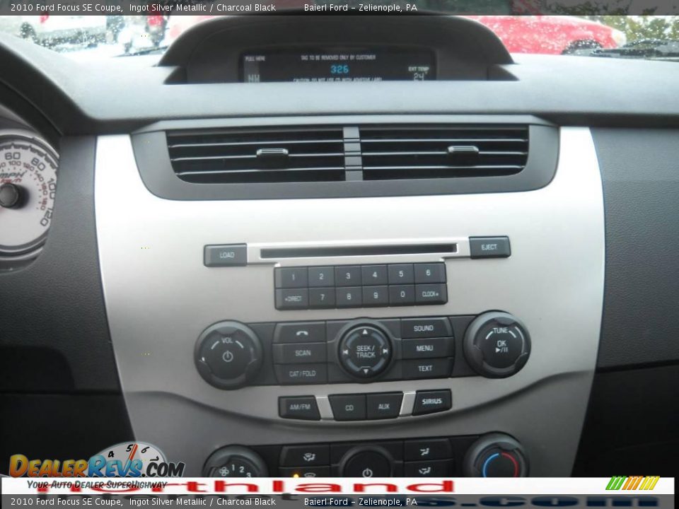 2010 Ford Focus SE Coupe Ingot Silver Metallic / Charcoal Black Photo #17