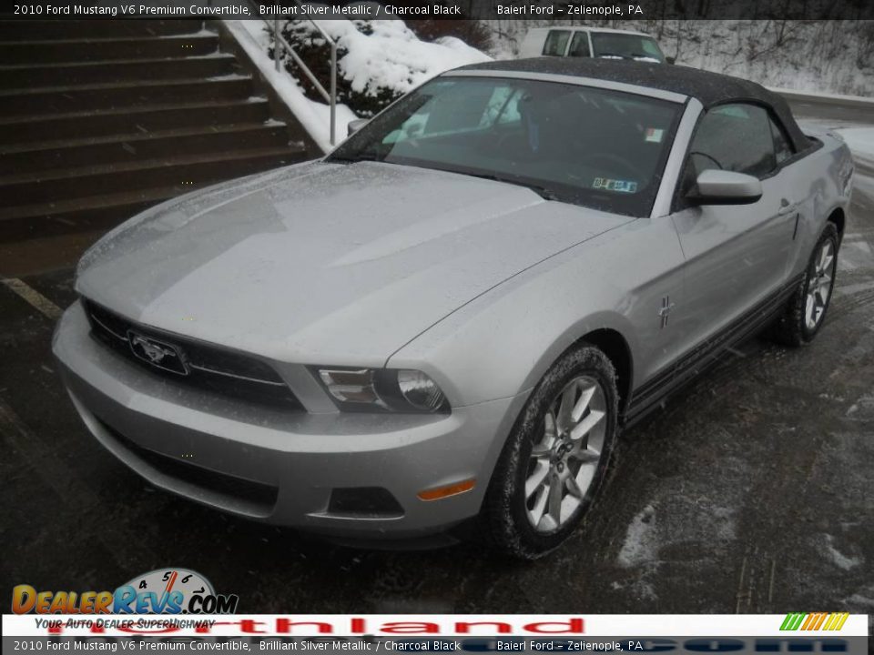 2010 Ford Mustang V6 Premium Convertible Brilliant Silver Metallic / Charcoal Black Photo #2