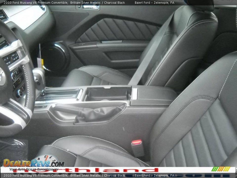 2010 Ford Mustang V6 Premium Convertible Brilliant Silver Metallic / Charcoal Black Photo #11