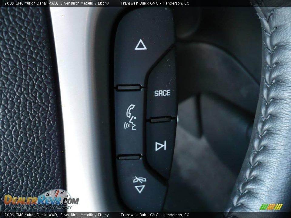 2009 GMC Yukon Denali AWD Silver Birch Metallic / Ebony Photo #20