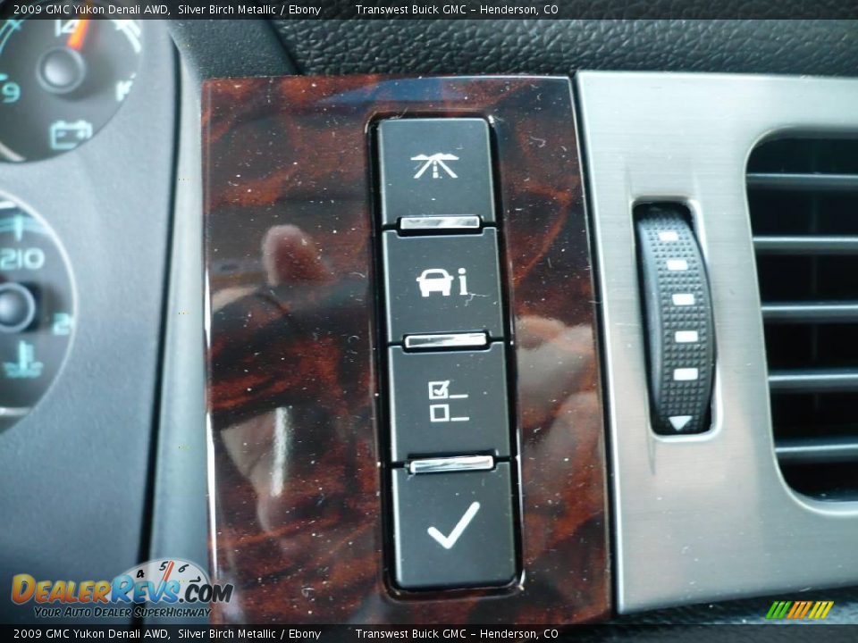 2009 GMC Yukon Denali AWD Silver Birch Metallic / Ebony Photo #22