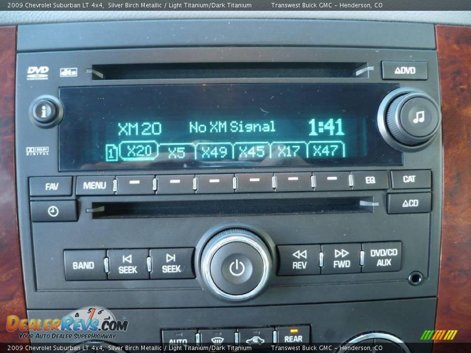 2009 Chevrolet Suburban LT 4x4 Silver Birch Metallic / Light Titanium/Dark Titanium Photo #13
