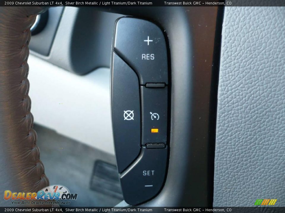 2009 Chevrolet Suburban LT 4x4 Silver Birch Metallic / Light Titanium/Dark Titanium Photo #17