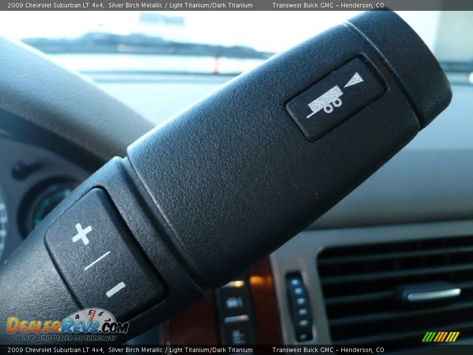 2009 Chevrolet Suburban LT 4x4 Silver Birch Metallic / Light Titanium/Dark Titanium Photo #19