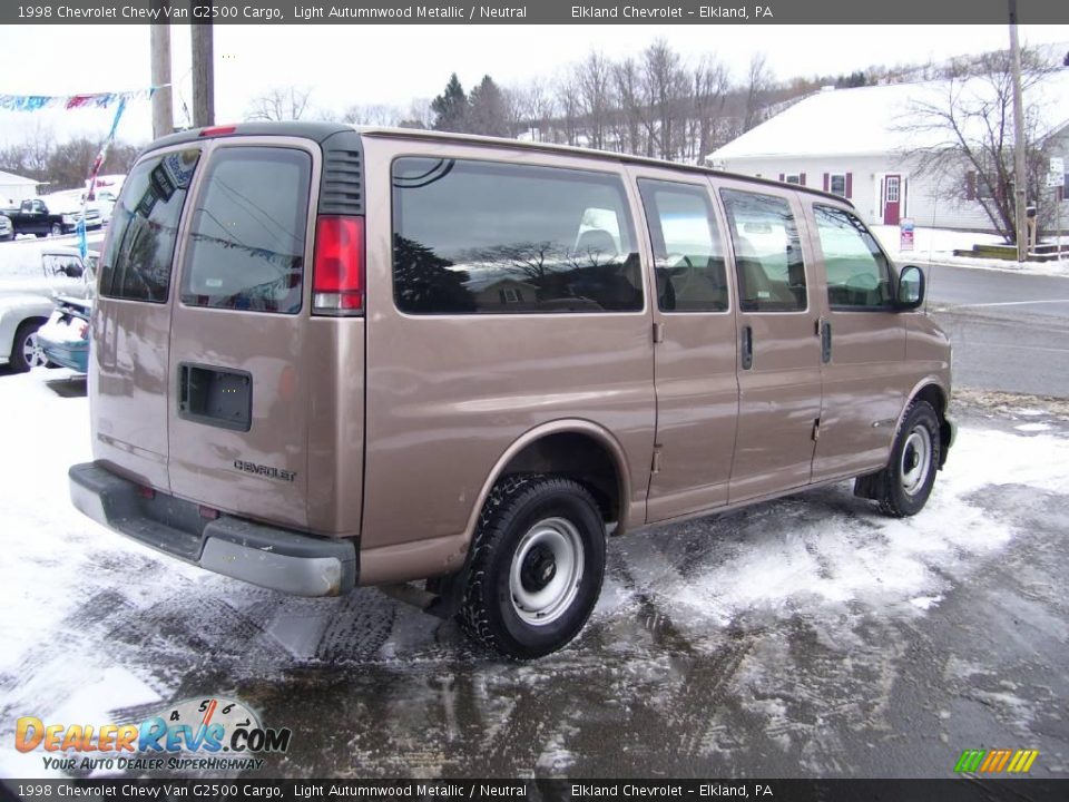 1998 Chevrolet Chevy Van G2500 Cargo Light Autumnwood Metallic / Neutral Photo #2