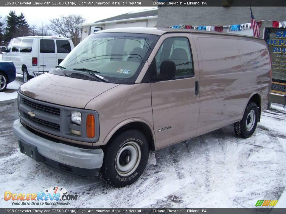 1998 Chevrolet Chevy Van G2500 Cargo Light Autumnwood Metallic / Neutral Photo #6