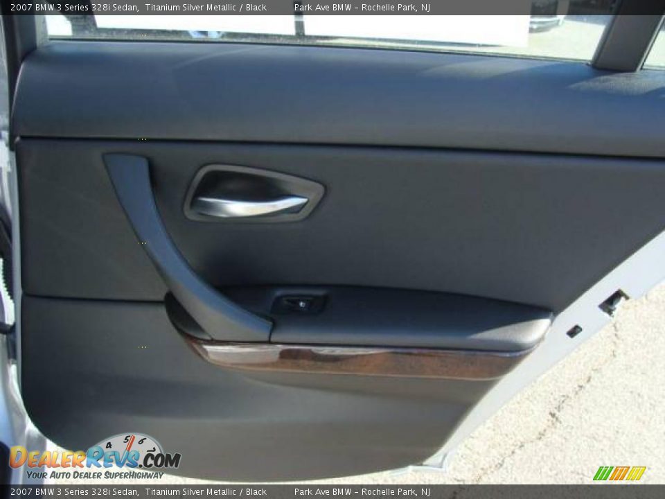2007 BMW 3 Series 328i Sedan Titanium Silver Metallic / Black Photo #19