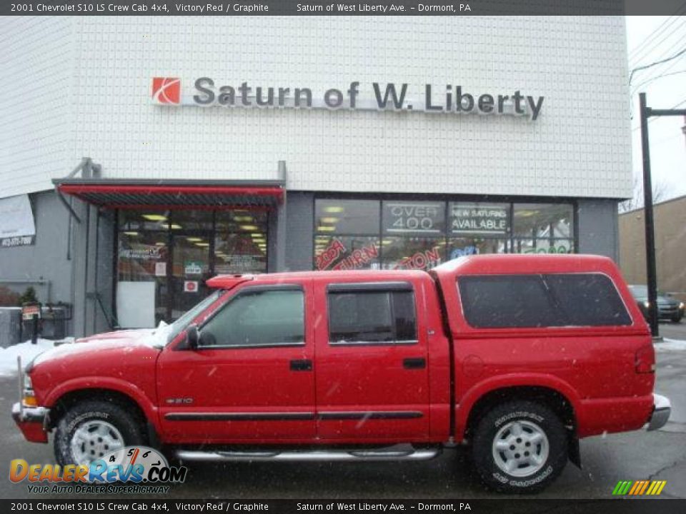 2001 Chevrolet S10 LS Crew Cab 4x4 Victory Red / Graphite Photo #1