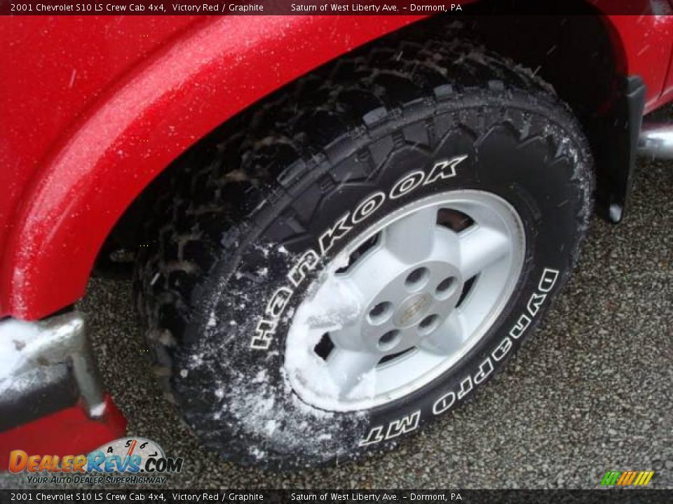 2001 Chevrolet S10 LS Crew Cab 4x4 Victory Red / Graphite Photo #7