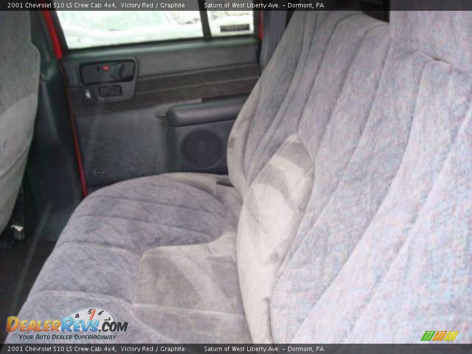 2001 Chevrolet S10 LS Crew Cab 4x4 Victory Red / Graphite Photo #9