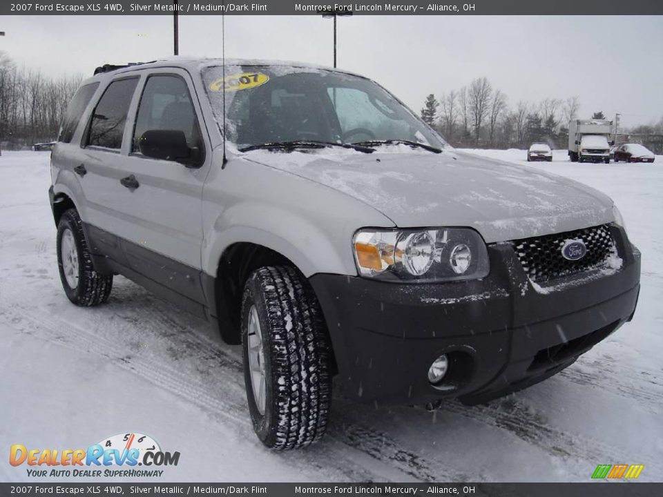 2007 Ford Escape XLS 4WD Silver Metallic / Medium/Dark Flint Photo #7