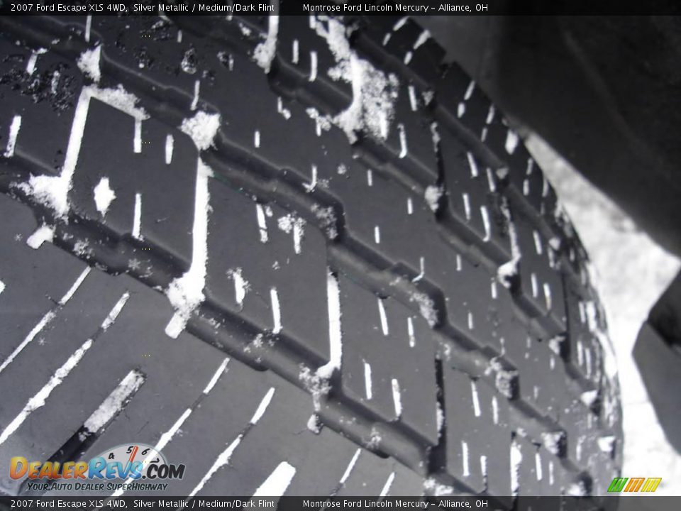 2007 Ford Escape XLS 4WD Silver Metallic / Medium/Dark Flint Photo #10