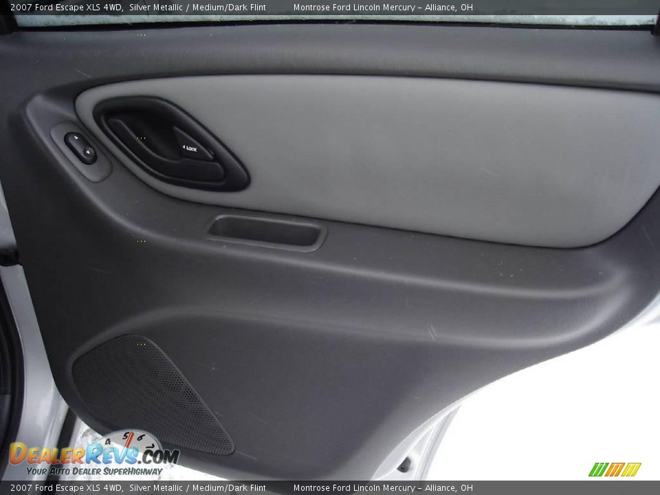 2007 Ford Escape XLS 4WD Silver Metallic / Medium/Dark Flint Photo #18