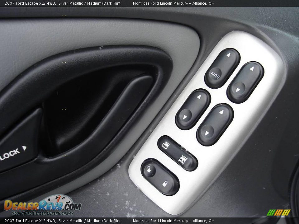 2007 Ford Escape XLS 4WD Silver Metallic / Medium/Dark Flint Photo #23