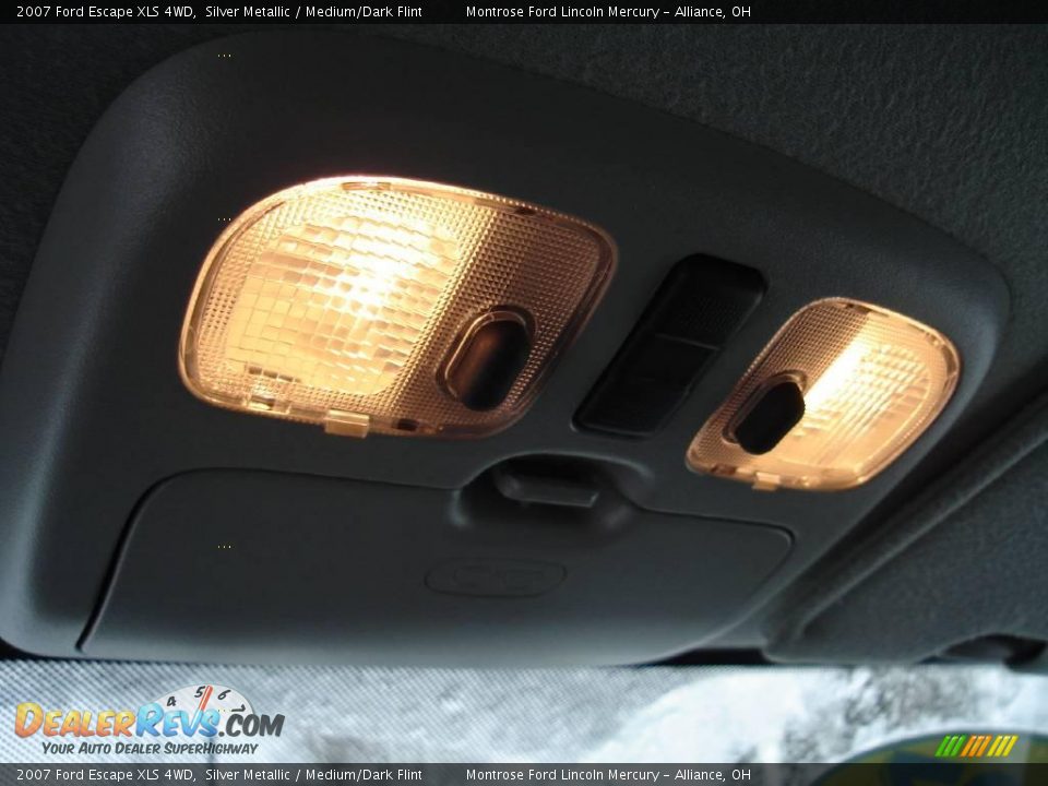 2007 Ford Escape XLS 4WD Silver Metallic / Medium/Dark Flint Photo #31