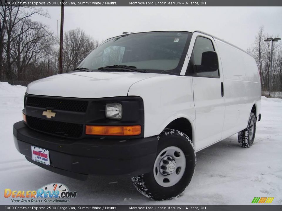 2009 Chevrolet Express 2500 Cargo Van Summit White / Neutral Photo #1