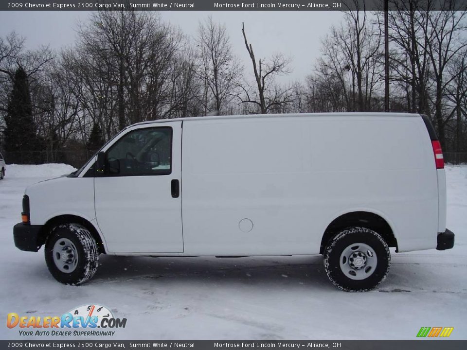 2009 Chevrolet Express 2500 Cargo Van Summit White / Neutral Photo #2