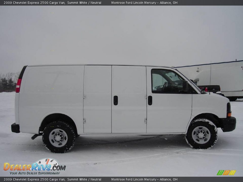 2009 Chevrolet Express 2500 Cargo Van Summit White / Neutral Photo #6