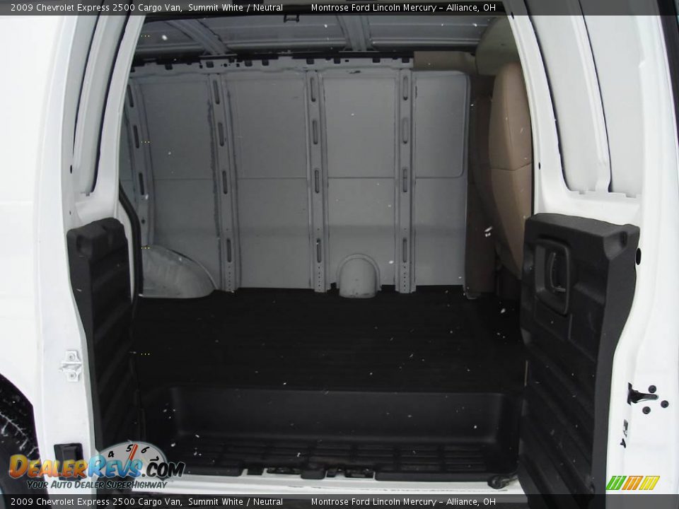 2009 Chevrolet Express 2500 Cargo Van Summit White / Neutral Photo #14