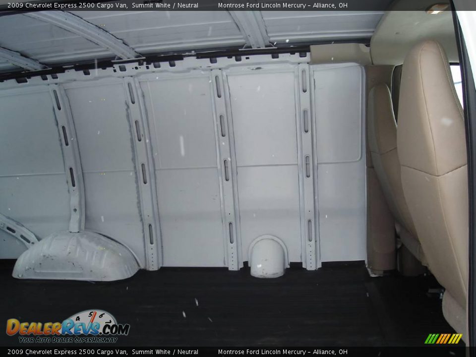 2009 Chevrolet Express 2500 Cargo Van Summit White / Neutral Photo #15