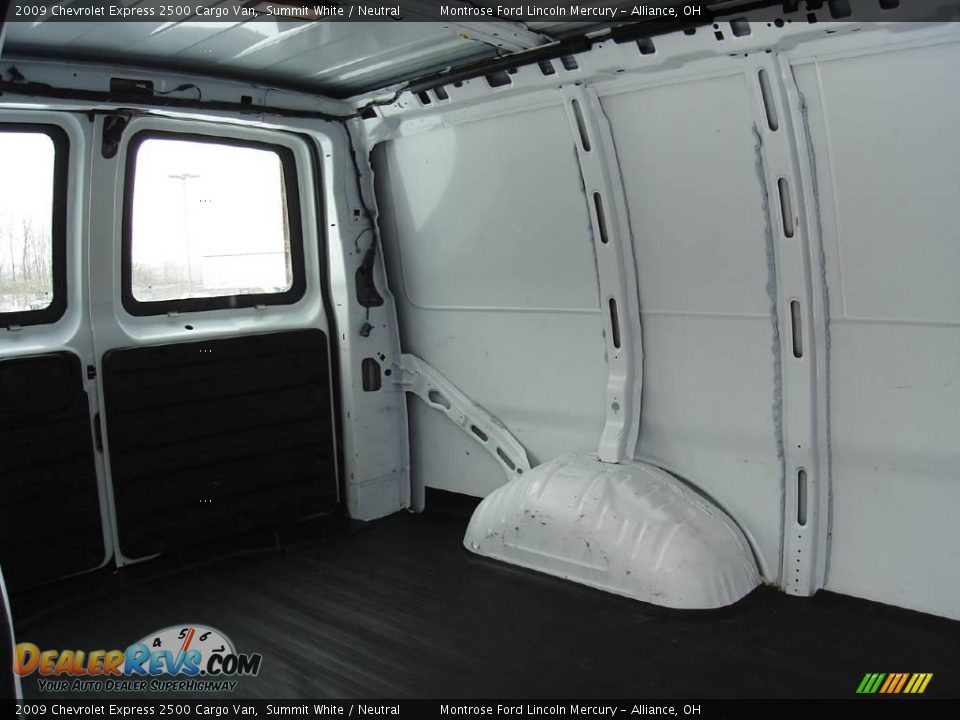 2009 Chevrolet Express 2500 Cargo Van Summit White / Neutral Photo #16