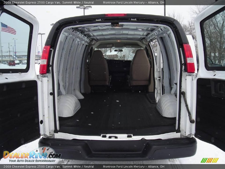 2009 Chevrolet Express 2500 Cargo Van Summit White / Neutral Photo #17