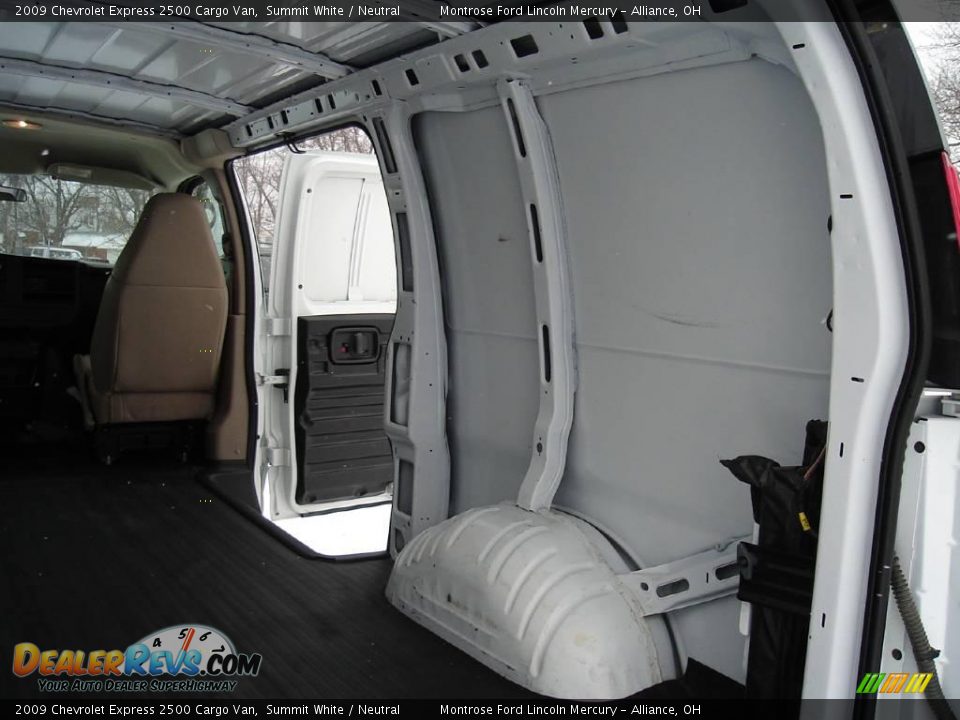2009 Chevrolet Express 2500 Cargo Van Summit White / Neutral Photo #19