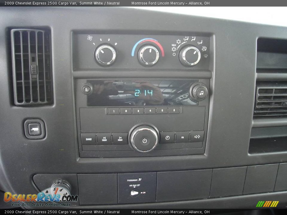 2009 Chevrolet Express 2500 Cargo Van Summit White / Neutral Photo #29