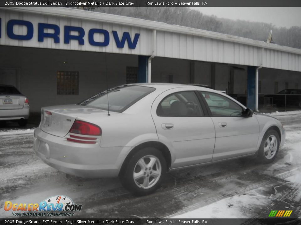 2005 Dodge Stratus SXT Sedan Bright Silver Metallic / Dark Slate Gray Photo #2