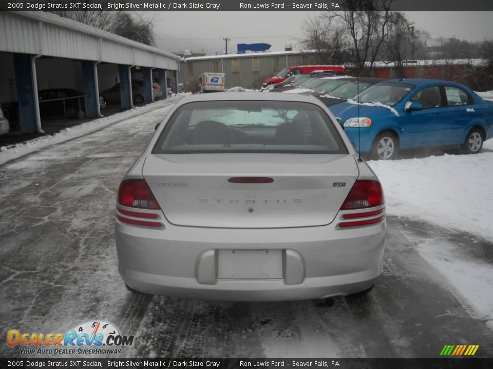 2005 Dodge Stratus SXT Sedan Bright Silver Metallic / Dark Slate Gray Photo #3