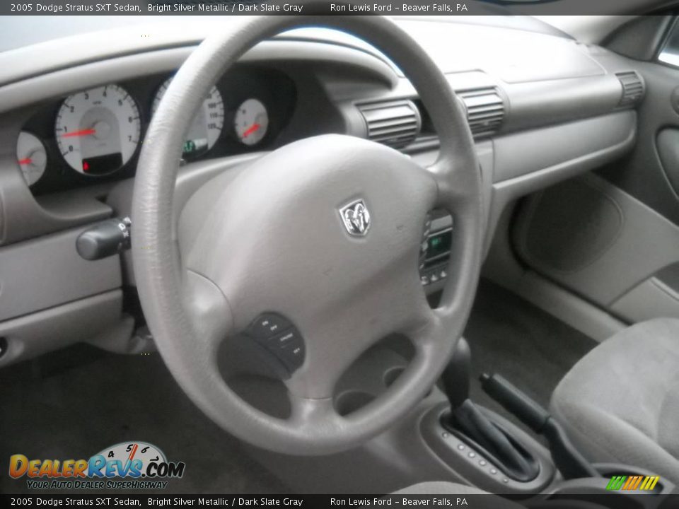 2005 Dodge Stratus SXT Sedan Bright Silver Metallic / Dark Slate Gray Photo #7