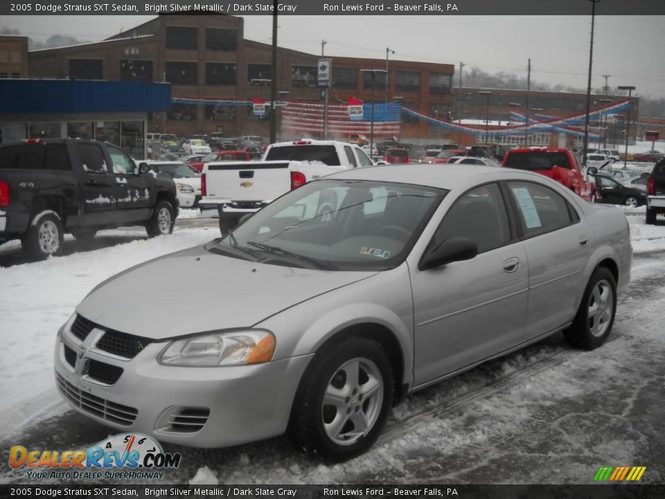 2005 Dodge Stratus SXT Sedan Bright Silver Metallic / Dark Slate Gray Photo #16