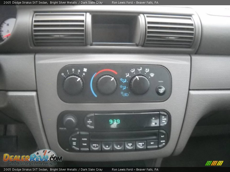 2005 Dodge Stratus SXT Sedan Bright Silver Metallic / Dark Slate Gray Photo #22
