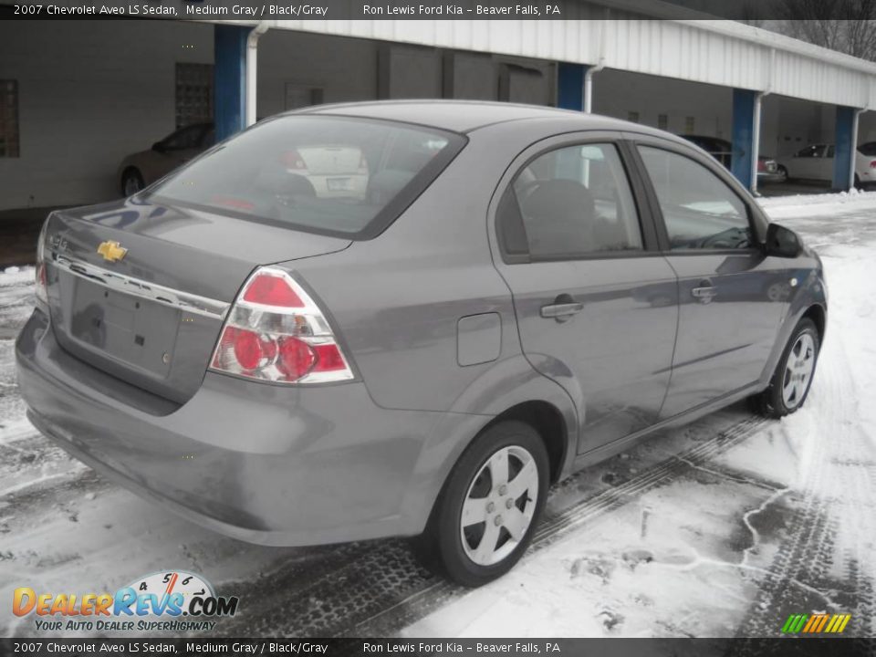 2007 Chevrolet Aveo LS Sedan Medium Gray / Black/Gray Photo #2