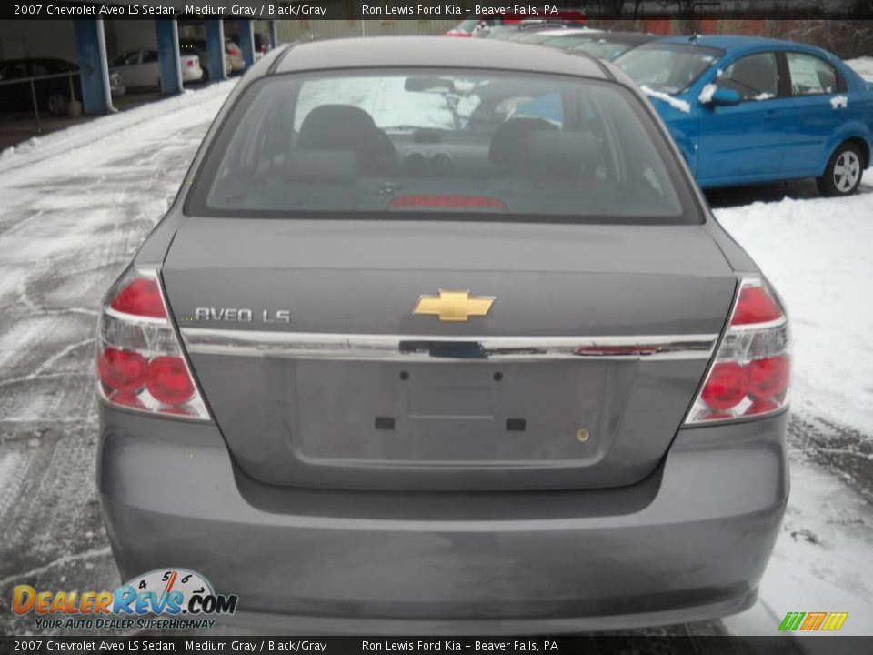 2007 Chevrolet Aveo LS Sedan Medium Gray / Black/Gray Photo #3