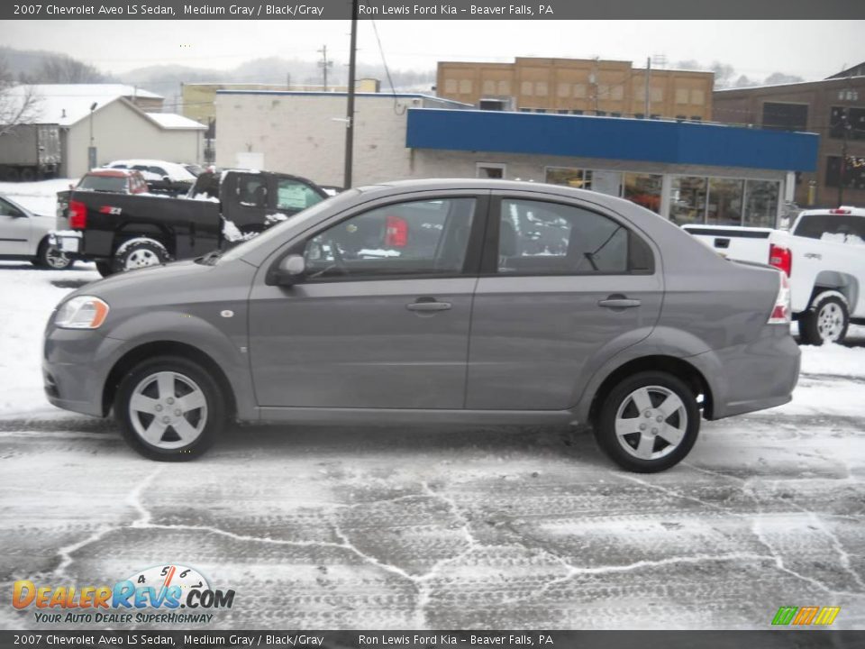 2007 Chevrolet Aveo LS Sedan Medium Gray / Black/Gray Photo #5