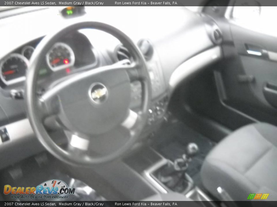 2007 Chevrolet Aveo LS Sedan Medium Gray / Black/Gray Photo #7