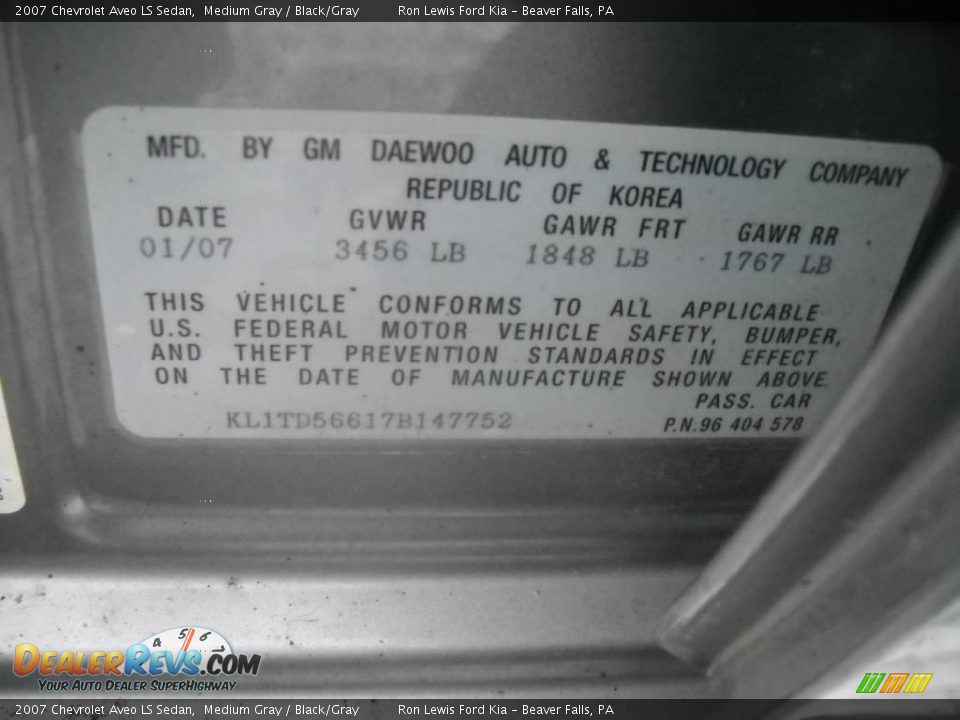 2007 Chevrolet Aveo LS Sedan Medium Gray / Black/Gray Photo #9