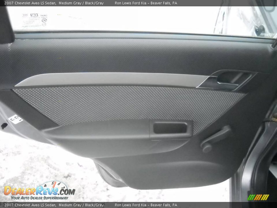 2007 Chevrolet Aveo LS Sedan Medium Gray / Black/Gray Photo #10