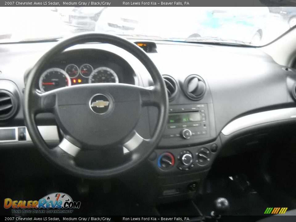 2007 Chevrolet Aveo LS Sedan Medium Gray / Black/Gray Photo #11