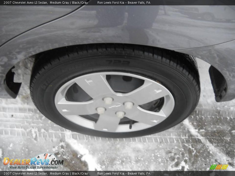 2007 Chevrolet Aveo LS Sedan Medium Gray / Black/Gray Photo #13
