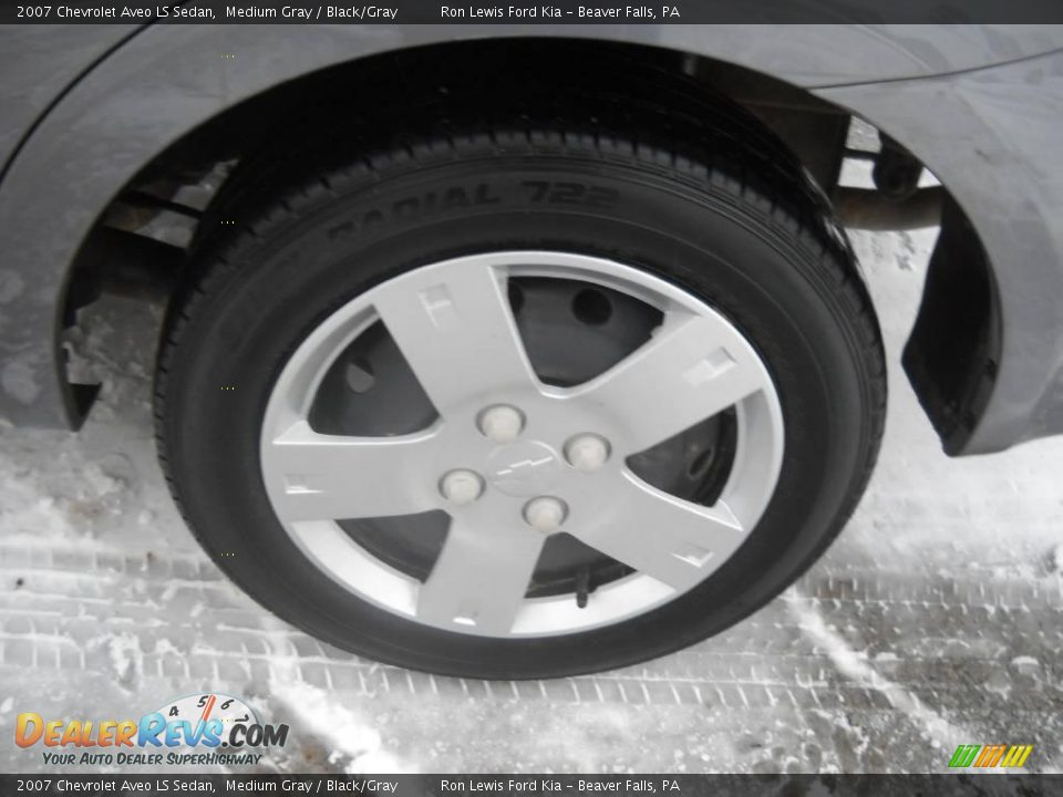 2007 Chevrolet Aveo LS Sedan Medium Gray / Black/Gray Photo #14