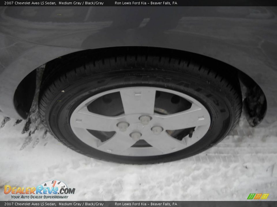 2007 Chevrolet Aveo LS Sedan Medium Gray / Black/Gray Photo #16