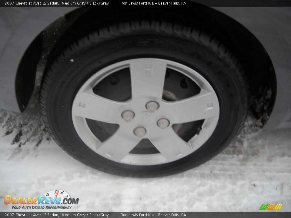 2007 Chevrolet Aveo LS Sedan Medium Gray / Black/Gray Photo #17