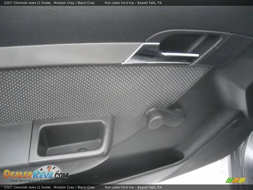 2007 Chevrolet Aveo LS Sedan Medium Gray / Black/Gray Photo #21