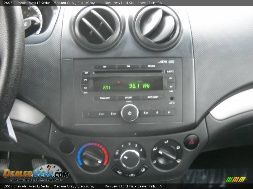 2007 Chevrolet Aveo LS Sedan Medium Gray / Black/Gray Photo #22