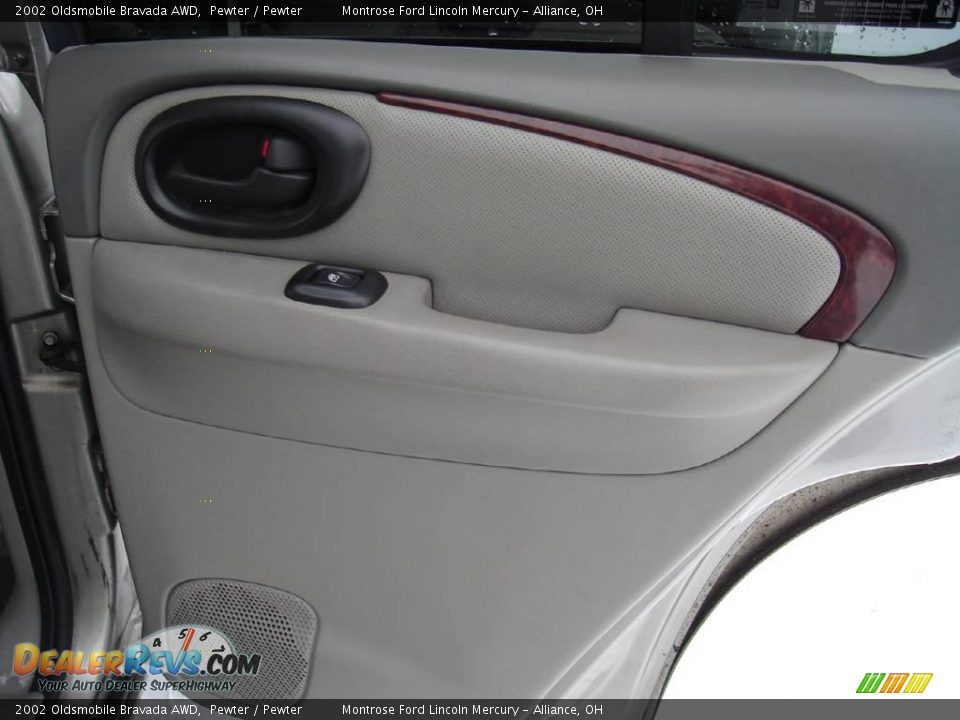 2002 Oldsmobile Bravada AWD Pewter / Pewter Photo #19