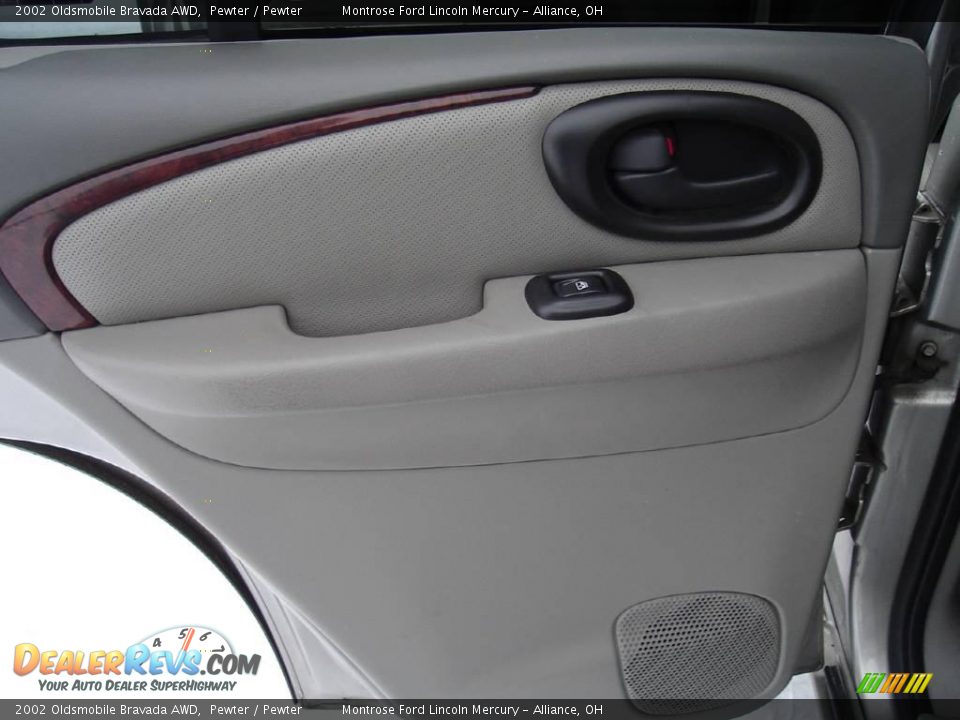 2002 Oldsmobile Bravada AWD Pewter / Pewter Photo #22